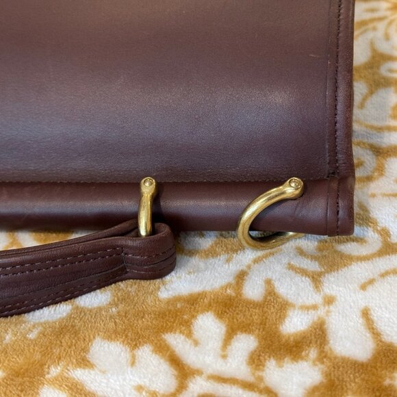 1990's Vintage Coach Willis Bag, Style P-9927, Mahogany - Picture 9 of 16